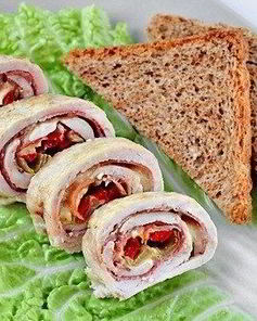 Куриные рулетики с ветчиной и сыром