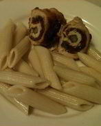 Куриные рулетики с вялеными томатами и сыром