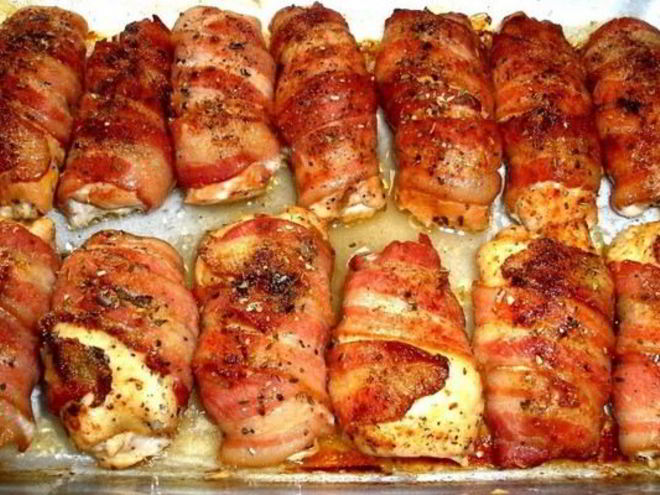 Рецепт куриных рулетиков со сливочным сыром в беконе