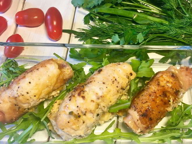 Рецепт куриных рулетов с ветчиной и сыром