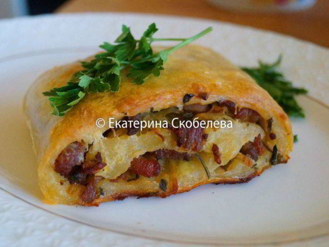 Рецепт мекленбургского картофельного рулета с начинкой из мяса и зелени