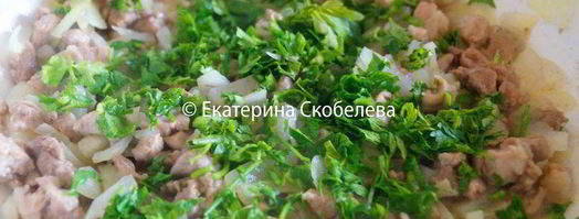 мекленбургский картофельный рулет с начинкой из мяса и зелени. Шаг 8