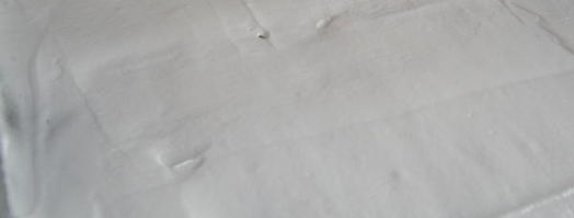 меренговый рулет с клубникой. Шаг 3