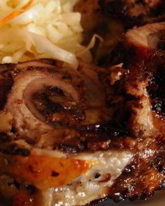 Мясной рулет с черносливом