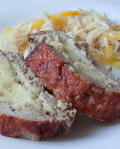 Мясной рулет с картофельным пюре