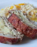 Мясной рулет с картофельным пюре