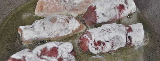 мясные рулетики в грибном соусе. Шаг 7