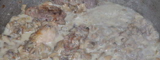 мясные рулетики в грибном соусе. Шаг 9