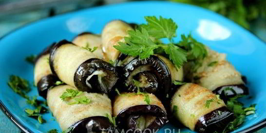 Острые рулетики из баклажанов