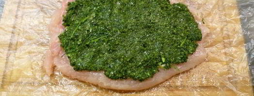 отварные куриные рулетики с двумя видами начинки. Шаг 4