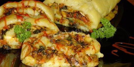 Постный картофельный рулет с грибами и овощами