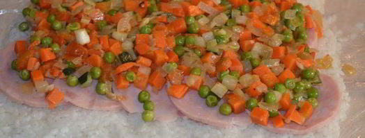 рисовый рулет с овощами и ветчиной. Шаг 6