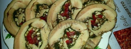 рулет из индейки со шпинатом и орехами. Шаг 11