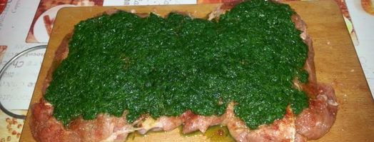 рулет из индейки со шпинатом и орехами. Шаг 5