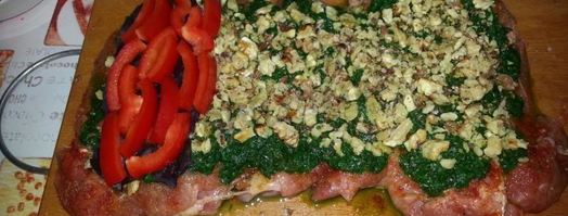 рулет из индейки со шпинатом и орехами. Шаг 7