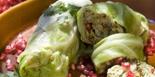 Рулет из капусты с грецкими орехами