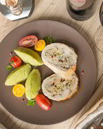 Рулет из курицы с рататуем