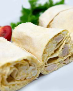 Рулет из лаваша с курицей и сыром