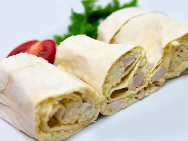 Рецепт рулета из лаваша с курицей и сыром