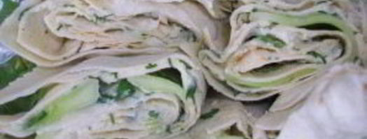 рулет из лаваша с огурцом. Шаг 8