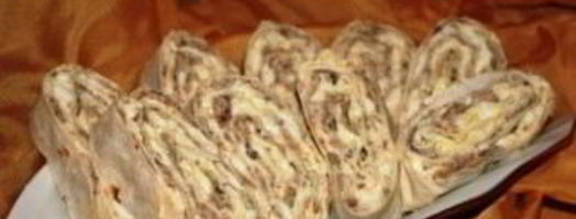 рулет из лаваша с сайрой. Шаг 4