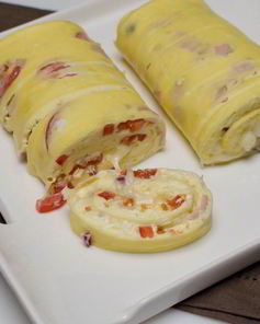 Рулет из омлета с сыром