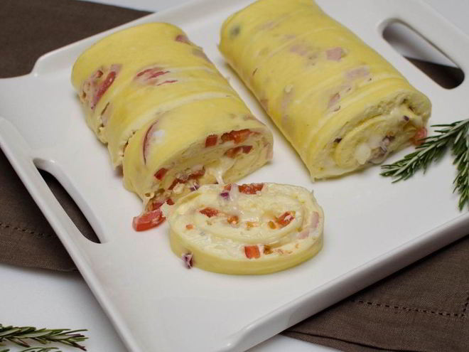 Рецепт рулета из омлета с сыром