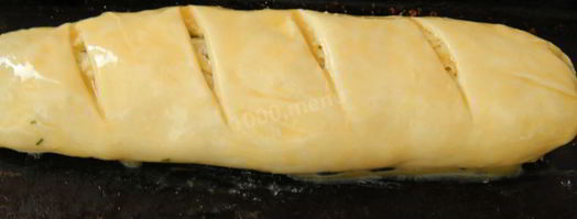 рулет из слоеного теста с сыром. Шаг 16