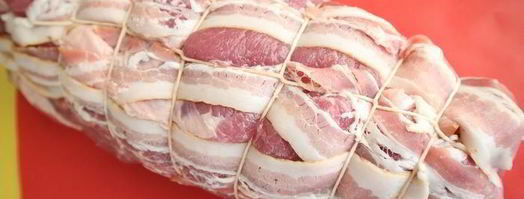 рулет из свинины с вяленой брусникой и пореем. Шаг 15