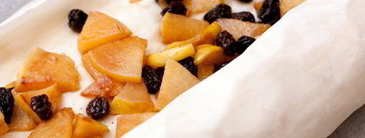 рулет из теста фило с айвой. Шаг 4