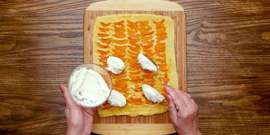 Рулет с абрикосами