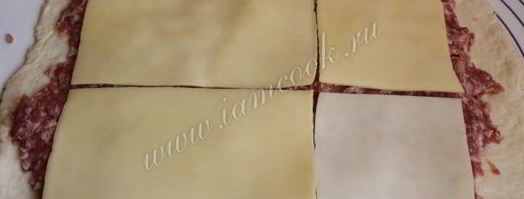 рулет с фаршем и сыром. Шаг 4