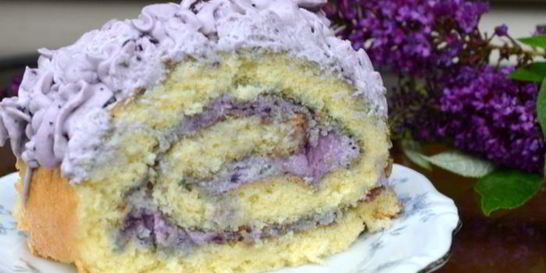 Рулет с голубикой