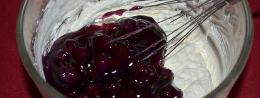 рулет с голубикой. Шаг 7