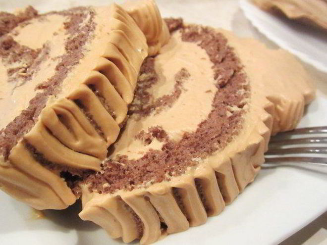 Рецепт рулета шоколадно-карамельный