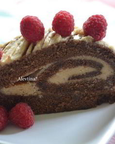 Рулет шоколадный с арахисовой пастой