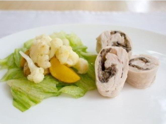 Рецепт рулетика из филе индейки с черносливом