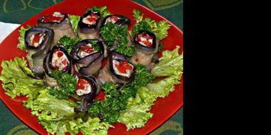 Рулетики из баклажанов ореховые