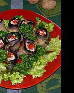 Рулетики из баклажанов ореховые