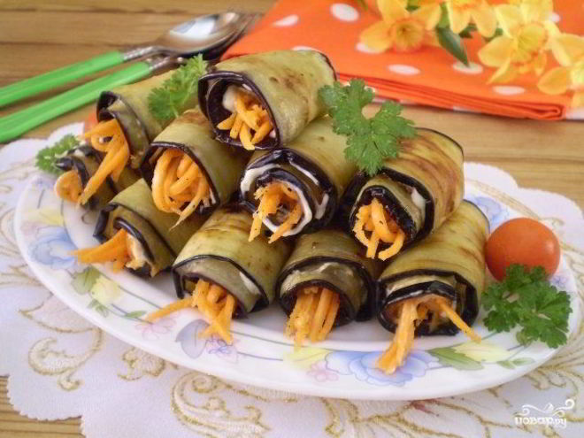 Рецепт рулетиков из баклажанов с морковкой и чесноком