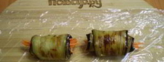 рулетики из баклажанов с морковкой и чесноком. Шаг 6