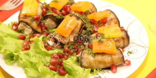 Рулетики из баклажанов с орехами