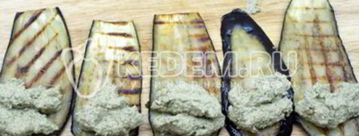рулетики из баклажанов с орехами. Шаг 6