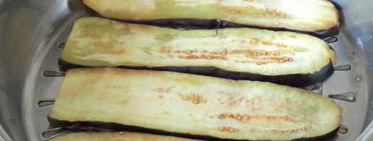 рулетики из баклажанов с плавленым сыром и болгарским перцем. Шаг 3