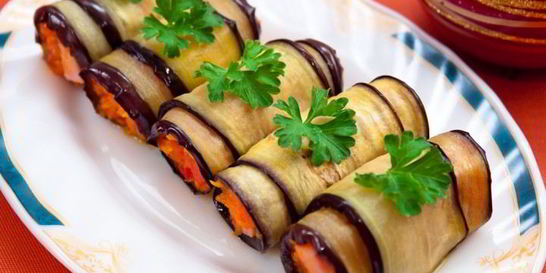 Рулетики из баклажанов