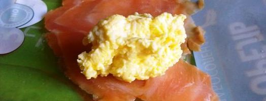 рулетики из форели с сырным салатом. Шаг 5