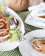 Рулетики из индейки с вином