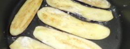 рулеты из баклажанов с мясом. Шаг 4