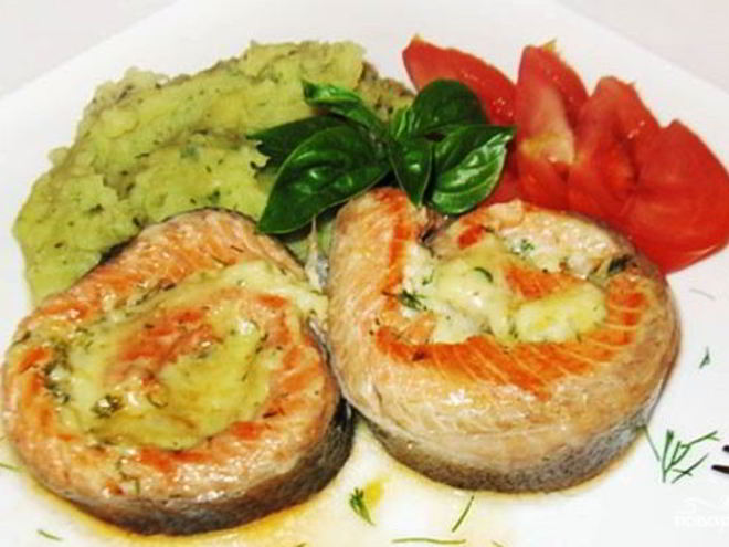 Рецепт рулетов из форели с сыром