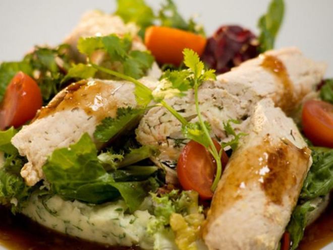 Рецепт рулетов из свинины с укропным пюре